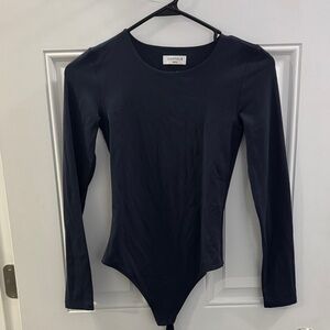 Aritzia Contour Navy Top